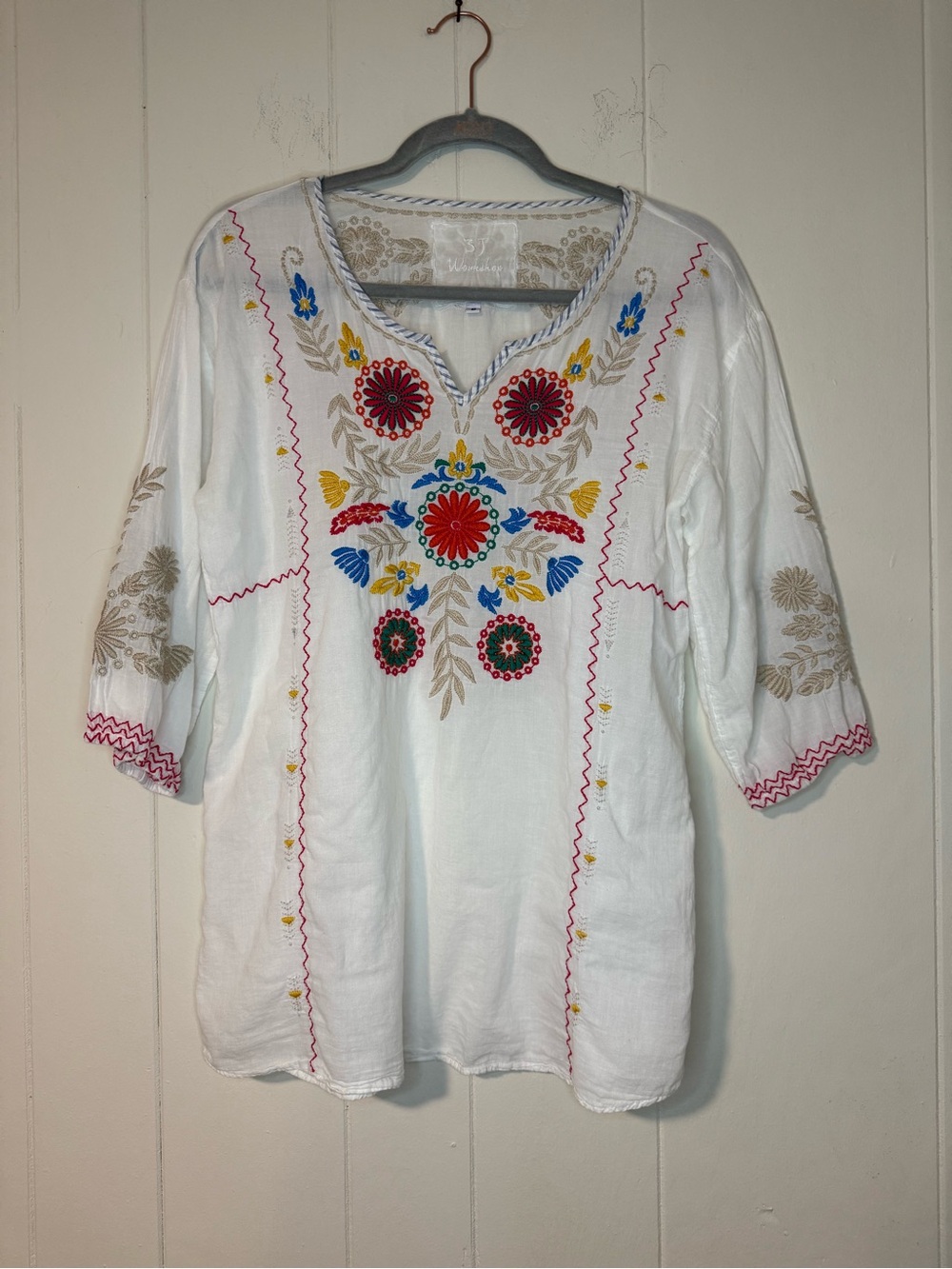 Johnny Was White Embroidered Tunic with Multicolor Floral Accents